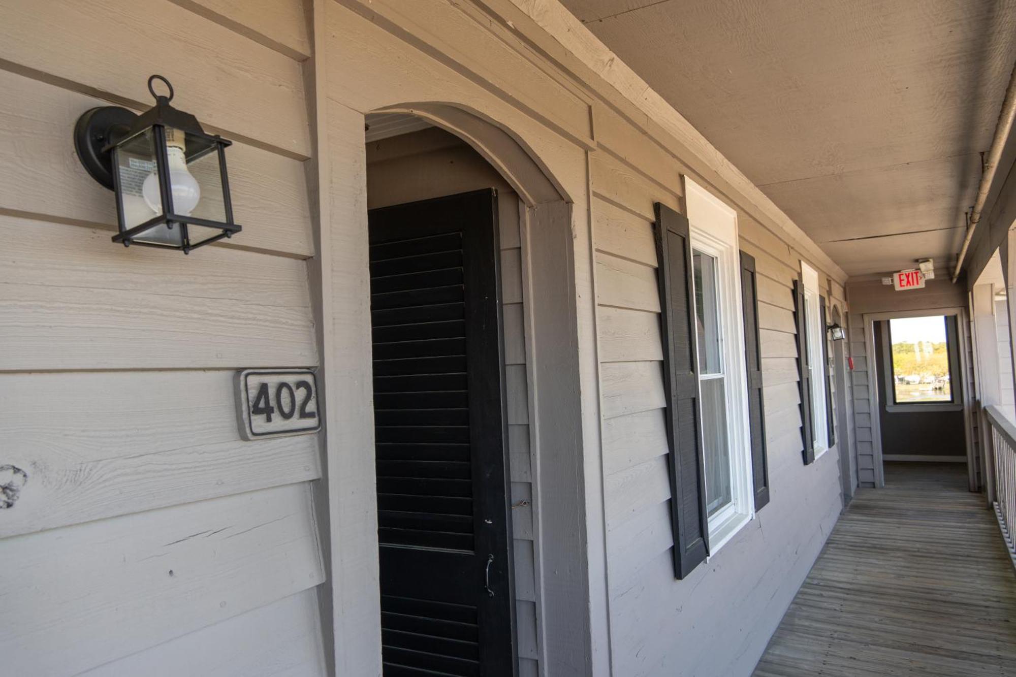 Sea Watch Inn At The Landing Garden City エクステリア 写真