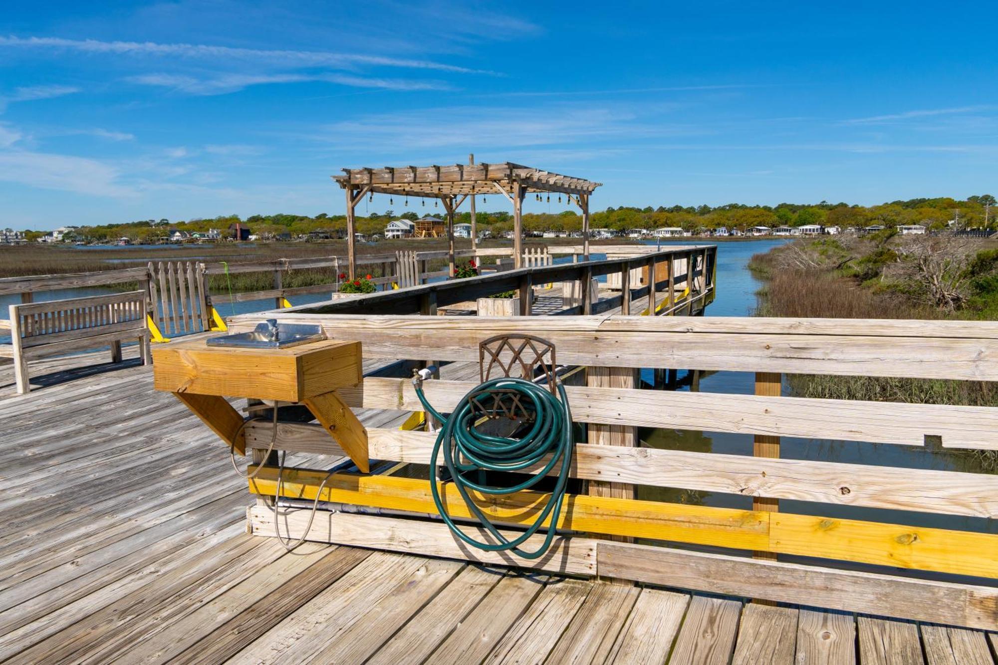 Sea Watch Inn At The Landing Garden City エクステリア 写真
